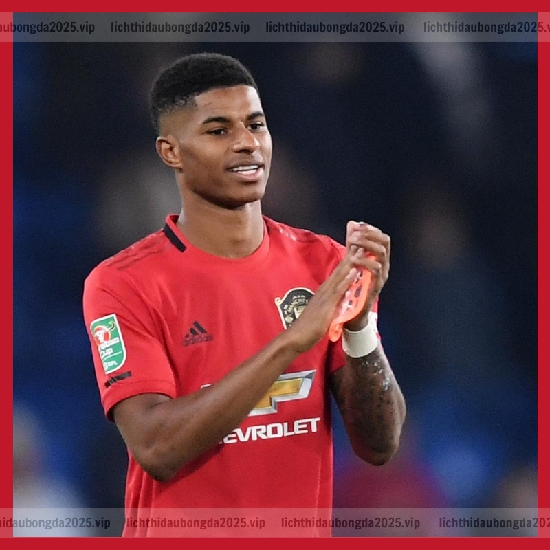 Vì sao Marcus Rashford không phù hợp với vai trò số 9